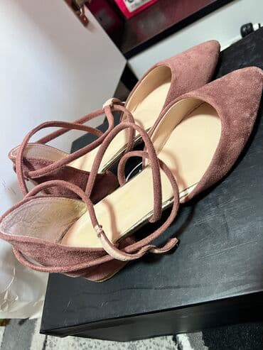 балетки размер 41: Балетки в шикарном состоянии, цвет пудра 38 размер
Цена: 300 — 2