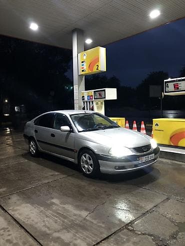 авенсим: Toyota Avensis: 2001 г., 1.8 л, Механика, Бензин, Хэтчбэк — 3