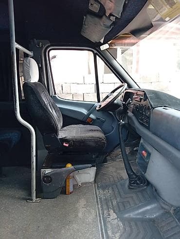 окно на спринтер: Mercedes-Benz Спринтер: 2004 г., 2.9 л, Механика, Бензин, Бус — 7