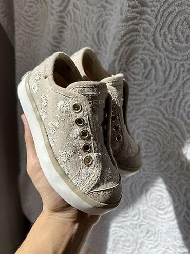 Детская обувь: Детская обувь, набор из 4 пар: 1) Кроссовки Adidas 19 размер — 10