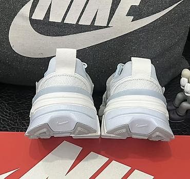 nike plus: Новые Кроссовки Nike (белые/светло‑серые) Реплика 1:1. Ошиблась с — 3