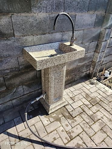 Уличный умывальник на века сделанная в Кыргыщстане