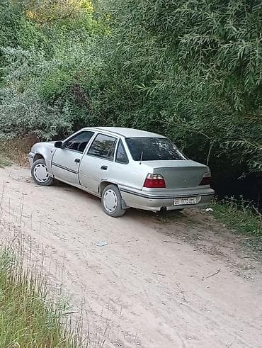 Daewoo Nexia: 2005 г., 1.5 л, Кол менен иштөөчү, Бензин, Седан lalafo.kg да Daewoo Nexia: 2005 г., 1.5 л, Кол менен иштөөчү, Бензин, Седан