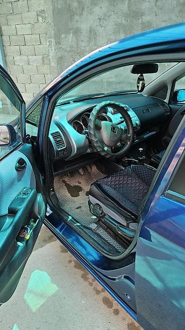 Транспорт: Honda Jazz: 2003 г., 1.3 л, Механика, Бензин, Хэтчбэк — 6