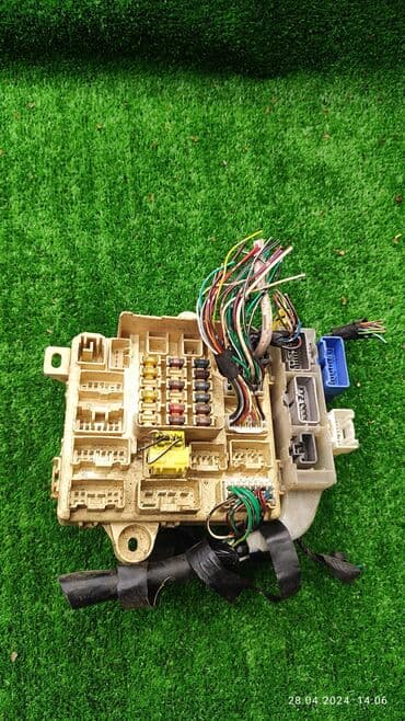 автозапчасти бишкек тойота: Блок предохранителей Toyota 2001 г., Б/у, Оригинал, Япония — 1