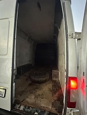 м пороги: Mercedes-Benz Sprinter, длинная база, высокий потолок, белый фургон — 7