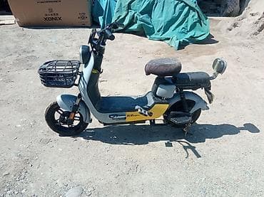 es 2020: Электроскутер/электромопед с передней корзиной - Компоновка: низкая — 5