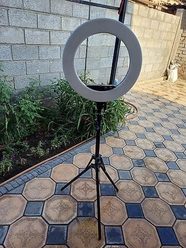 Кольцевая LED‑лампа на штативе - Светодиодное кольцо для фото и at lalafo.kg Кольцевая LED‑лампа на штативе - Светодиодное кольцо для фото и