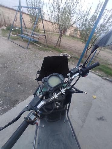 скуторы: Скутер/мопед внедорожного типа - Двигатель: бензиновый, вариатор — 2