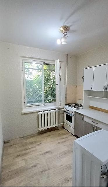 продаеться квартира: 1 комната, 32 м², 104 серия, 1 этаж — 4