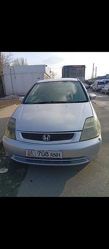 салон машины: Honda Stream: 2001 г., Минивэн — 1