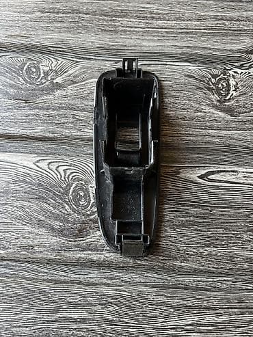 lx: LX 470 Передняя правая вставка, на кнопки двери По всем вопросам — 4