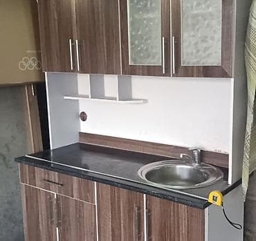 стол с тумбой офисный: Кухонный гарнитур, цвет - Коричневый, ДСП — 3