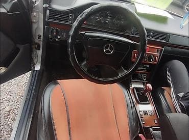 кабина мерседес: Mercedes-Benz W124: 1995 г., 2.2 л, Механика, Бензин, Универсал — 5
