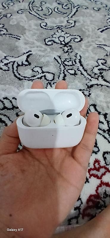 samsung fold3: AirPods Pro — 1500 сом Рабочие наушники, оба наушника и кейс — 3