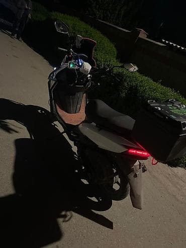 Макси-скутер Yamaha, 150 куб. см, Бензин, Б/у — 4