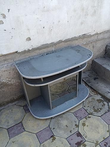 Отдам даром: Тумба под ТВ/аппаратуру - Компактная ТВ-тумба с закруглёнными краями — 1