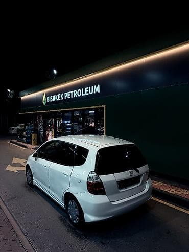 Honda Fit: 2001 г., 1.3 л, Автомат, Бензин, Хэтчбэк