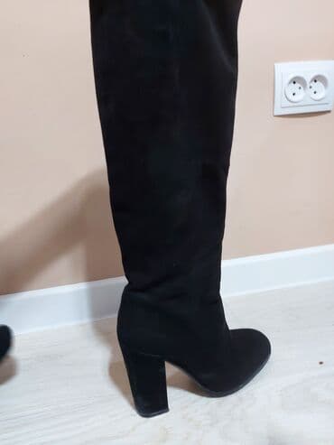 Продаю сапоги отличного качества, одевала 1 раз на свадьбу, купила за