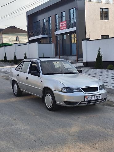 Daewoo Nexia: 2012 г., 1.5 л, Механика, Бензин, Седан