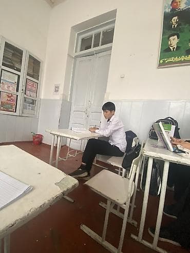 стол офисный для руководителя: Комплект парты и стула, цвет - Белый — 1