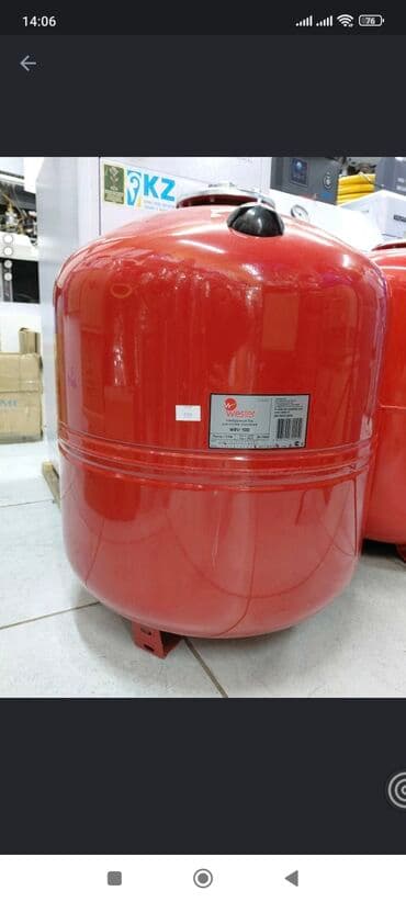 накопитель воды: Расширительный бак красного цвета от Wester, предназначенный для — 1