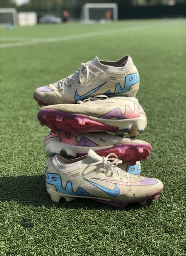 обувь для тренировок: Футбольные бутсы Nike Zoom Air Mercurial состаяние б/у, 1500 за 2 — 1