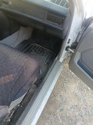 Унаа: Mercedes-Benz 190: 1991 г., 1.8 л, Кол менен иштөөчү, Бензин, Седан — 5