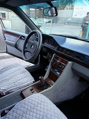 v klass: Mercedes-Benz W124: 1990 г., 2.3 л, Ручные, Бензин, Седан — 3