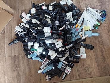 продается педикюрное кресло: Маникюрные столы – 2 шт, каждый 3000, лампы, палитра лаков-штука по — 5