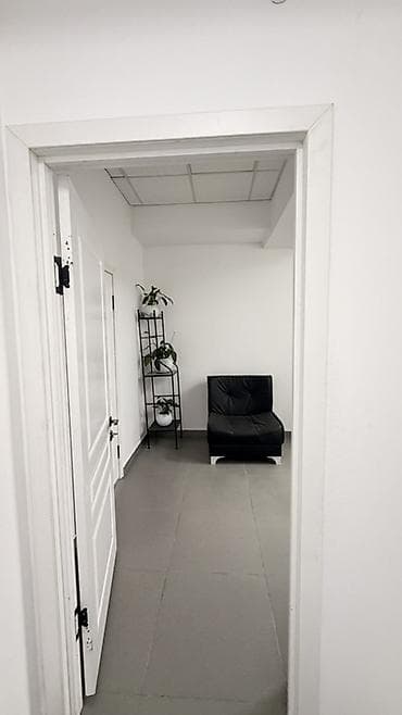 Аренда офисов, 50 м², В бизнес центре, 1 линия — 9