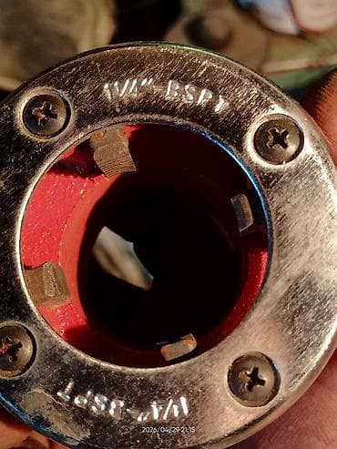 головок: Клуппы трубный набор с трещоткой 3/8"- 1 1/4". Набор включает 5 — 6