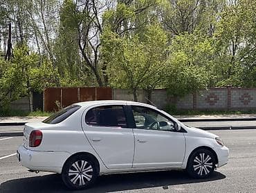 полик 5 д: Toyota Platz: 2002 г., 1.5 л, Автомат, Бензин, Седан — 2