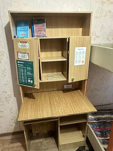 советский письменный стол: Компьютерный стол, С полками — 1