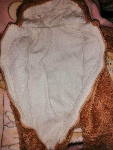 детский зимний комбез для новорождённых: Детские тёплые и на межсезонье комбезы б/у. Состояние хорошее. На — 4