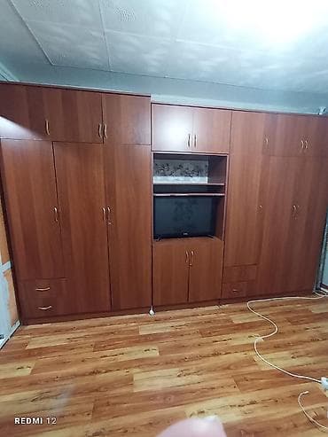 уголок цена 2000: Три шкафа полностью, отдаем за 10 тысяч
торг есть
звоните по номеру + — 1