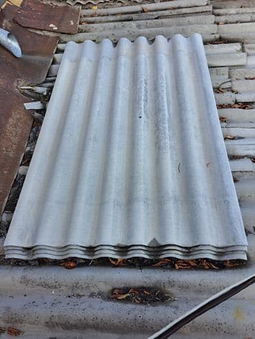 Продаю шифер по 220 сом за 1 штуку. Целых есть 5 штук. Ломаных много