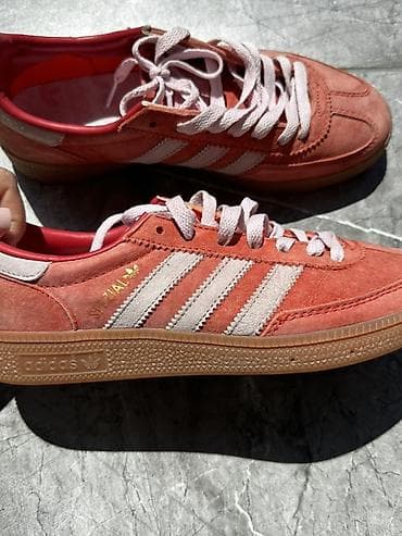 Кроссовки adidas Spezial - Линия: adidas Spezial (золотистый логотип
