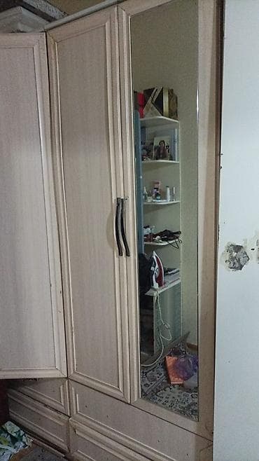 телевизор 47 дюймов: Продаю мебель б/у состояние хорошее срочно кухонный, диван с двумя — 2