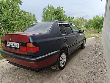 Volkswagen Vento: 1992 г., 1.8 л, Механика, Бензин, Седан — 4