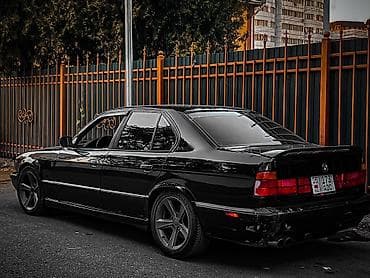 bnk 250: BMW 5 series: 1988 г., 2.5 л, Механика, Бензин, Седан — 3