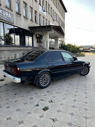 jak авто: BMW 5 series: 1992 г., 2 л, Механика, Бензин, Седан — 5