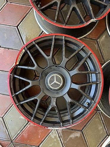 66: Литые Диски R 18 AMG, Комплект, отверстий - 4, Б/у — 6