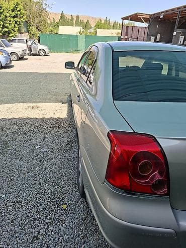 авто стенд: Toyota Avensis: 2004 г., 2 л, Автомат, Седан — 10