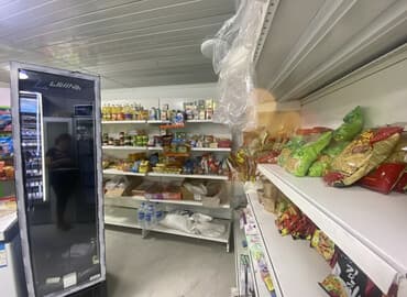 парикмахерские оборудование: Сдаю Магазин, Отдельностоящий магазин, 34 м² Действующий, С оборудованием, С ремонтом, Вода, Электричество, Отдельный вход, Кондиционер, Видеонаблюдение и сигнализация — 1