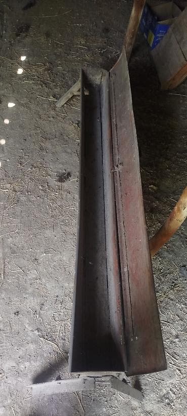 Животные: Кормушка для скота (металлическая, на ножках) - Материал: сталь — 2