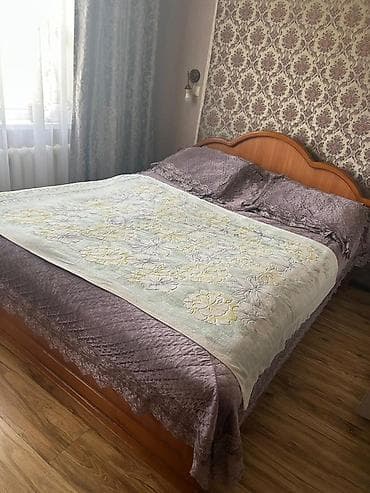 спальный гар: Спальный гарнитур из массива дерева в классическом стиле. Состав: - — 2
