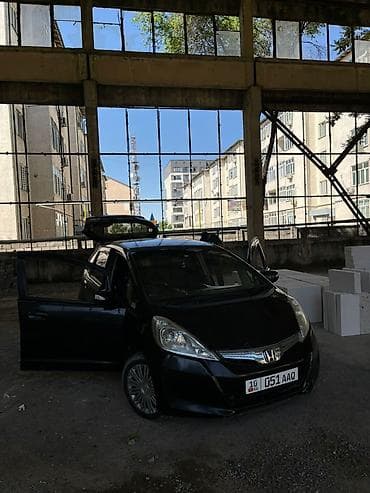 Honda Fit: 2013 г., Автомат, Бензин, Хэтчбэк at lalafo.kg Honda Fit: 2013 г., Автомат, Бензин, Хэтчбэк