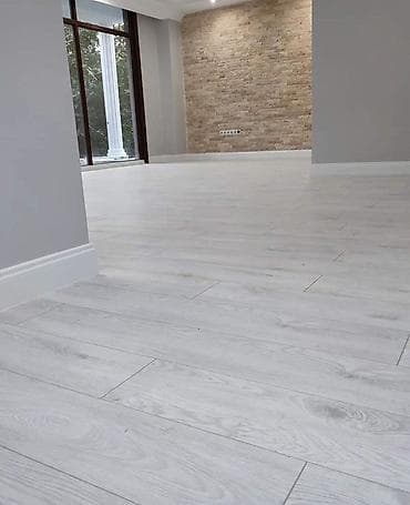 Монтаж напольных плинтусов, Выравнивание пола, Стяжка пола | Линолеум, Наливные полы, Паркет Больше 6 лет опыта