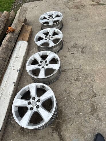 покрышка 12 дюймов: Литые Диски R 18 Lexus, Комплект, отверстий - 5, Б/у — 2